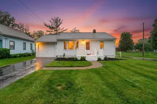 207 N Columbus St, Sunbury, OH 43074 - Photo 1