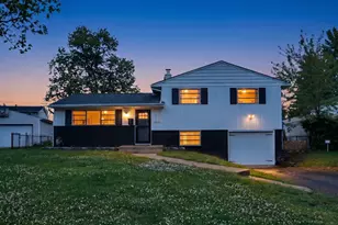 1053 Carrousel Dr E, Reynoldsburg, OH 43068 - Photo 1