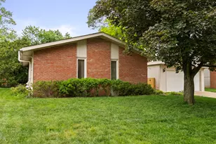 998 Norway Dr, Columbus, OH 43221 - Photo 1