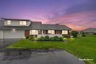 3940 Crestfield Dr, Groveport, OH 43125 - Photo 1