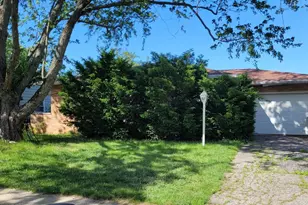 5588 Tamarack Blvd, Columbus, OH 43229 - Photo 1