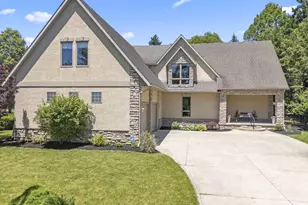 979 Vernon Heights Blvd, Marion, OH 43302 - Photo 1