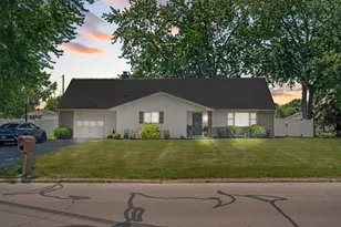 585 Edgewood Dr, Circleville, OH 43113 - Photo 1