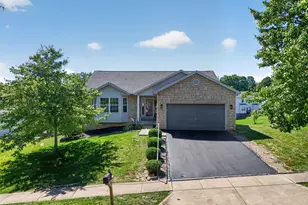 313 Weatherburn Dr, Pataskala, OH 43062 - Photo 1