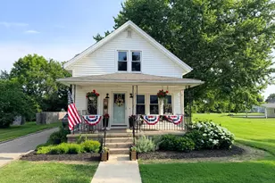 812 W N St, Hebron, OH 43025 - Photo 1