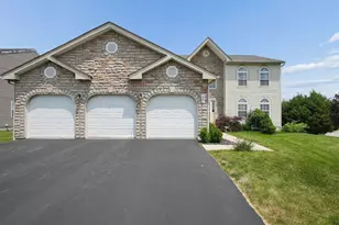 400 Alberta Dr, Commercial Point, OH 43116 - Photo 1