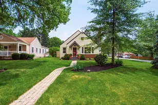 357 Canyon Dr S, Columbus, OH 43214 - Photo 1
