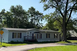 228 Lake St, Buckeye Lake, OH 43008 - Photo 1
