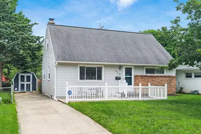 618 Savannah Drive, Columbus, OH 43228 - Photo 1