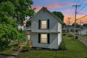 922 Pine St, Coshocton, OH 43812 - Photo 1