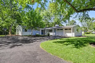 3335 Darbyshire Dr, Hilliard, OH 43026 - Photo 1