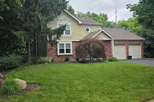 3888 Thoroughbred Ct, Columbus, OH 43221 - Photo 1