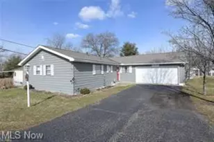 1373 Military Rd, Zanesville, OH 43701 - Photo 1