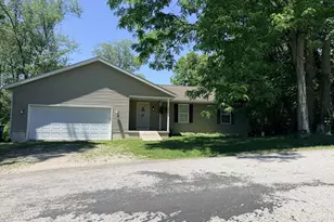 181 Hilltop Dr NE, Newark, OH 43055 - Photo 1