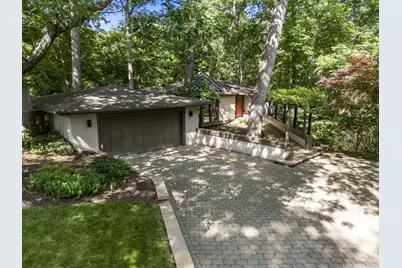 815 Lookout Point Drive, Columbus, OH 43235 - Photo 1