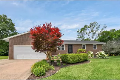 562 Knoll Drive, Granville, OH 43023 - Photo 1