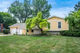 1498 Cobblegate Ln, Reynoldsburg, OH 43068 - Photo 1