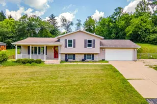 746 Spring Falls Ave, Springfield, OH 45502 - Photo 1