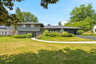 3827 Chevington Rd, Upper Arlington, OH 43220 - Photo 1