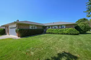 670 Edgefield Dr, Marion, OH 43302 - Photo 1