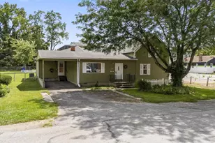 1879 Dunbar Dr, Columbus, OH 43224 - Photo 1