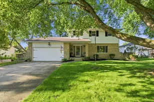 727 Old Coach Rd, Westerville, OH 43081 - Photo 1