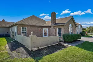 2244 Willowside Ln, Grove City, OH 43123 - Photo 1