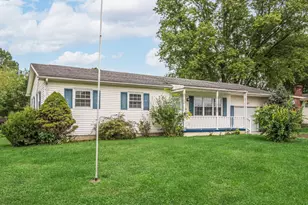 1735 Holly Dr, Zanesville, OH 43701 - Photo 1