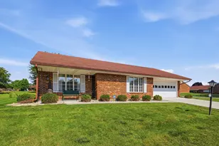 3023 Brixton Dr E, Springfield, OH 45503 - Photo 1