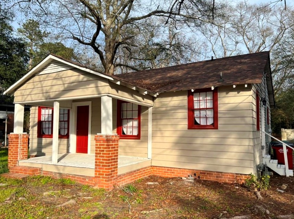 869 Roseview Dr, Macon, GA 31217-4541
