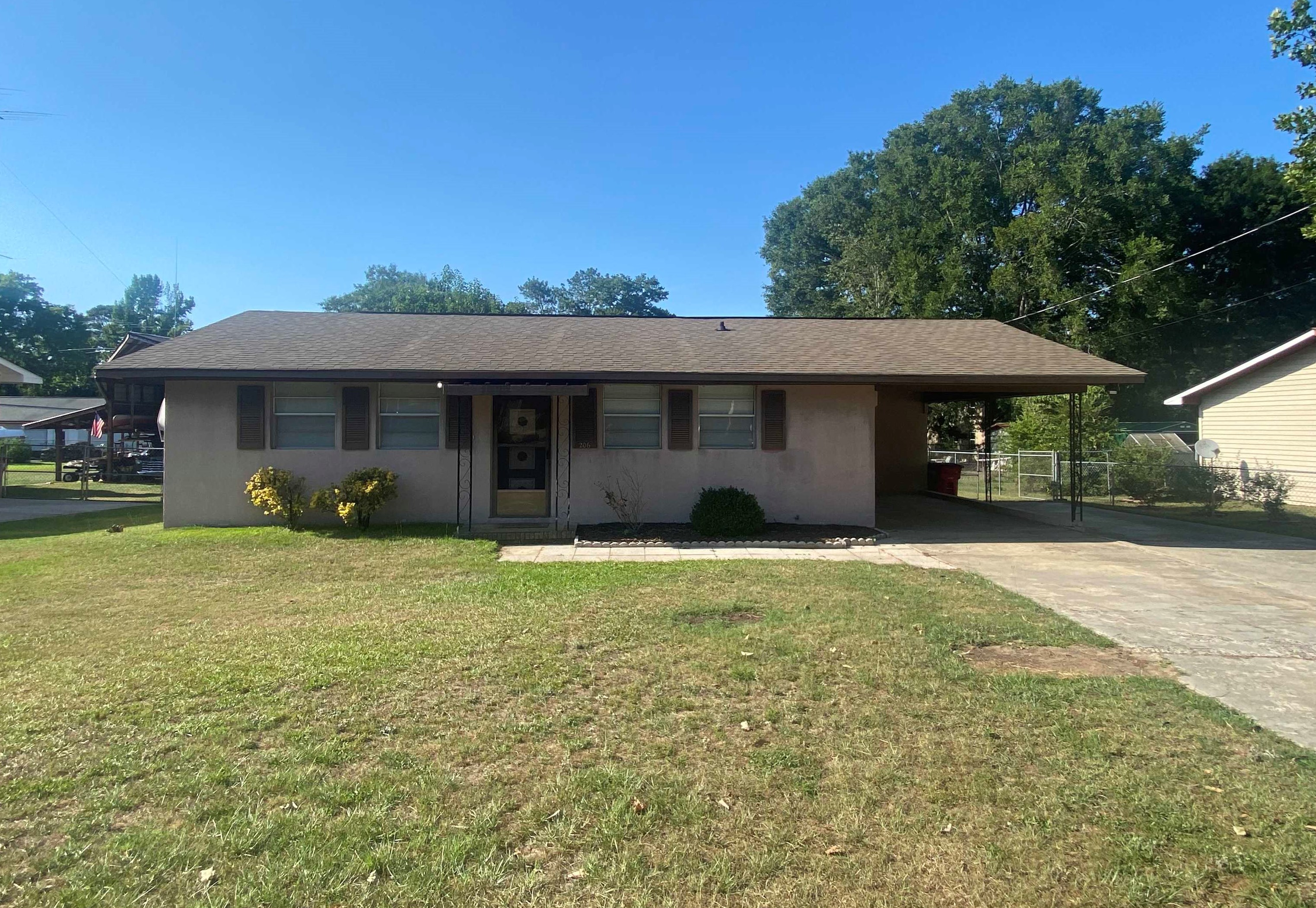206 Harold Dr, Lithonia, GA 31028
