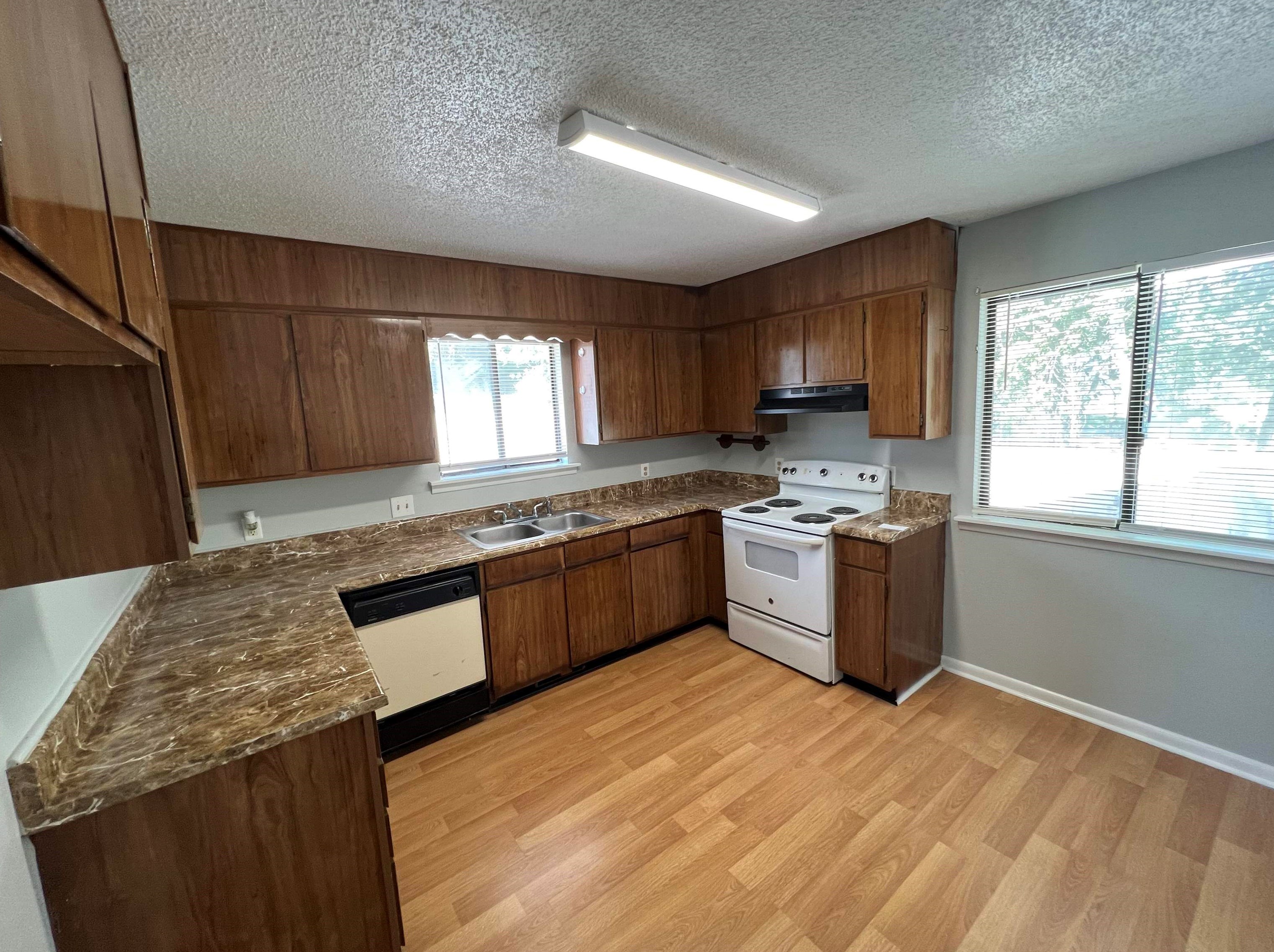 227 Atrium Ct, Warner Robins, GA 31088-5687