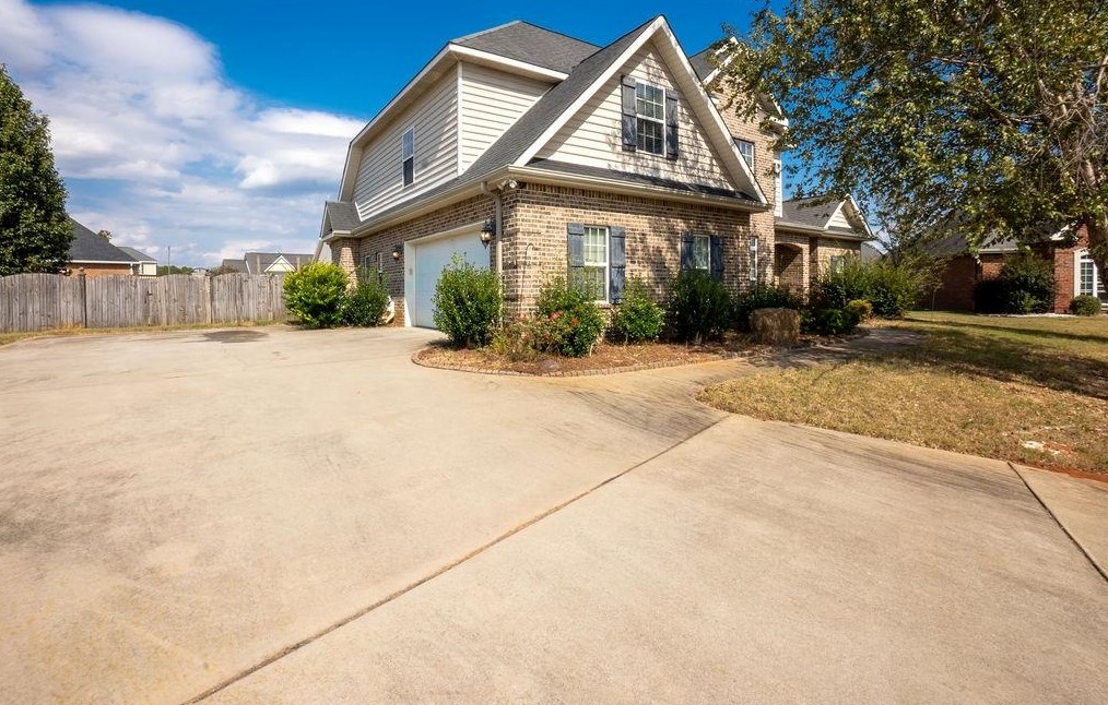 106 Rosemary Ct, Warner Robins, GA 31088