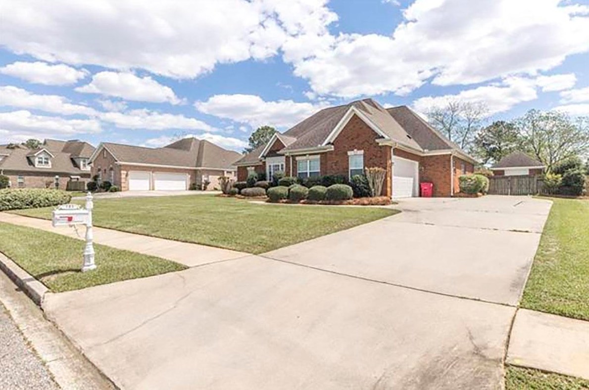 105 Grove Ct, Lithonia, GA 31028