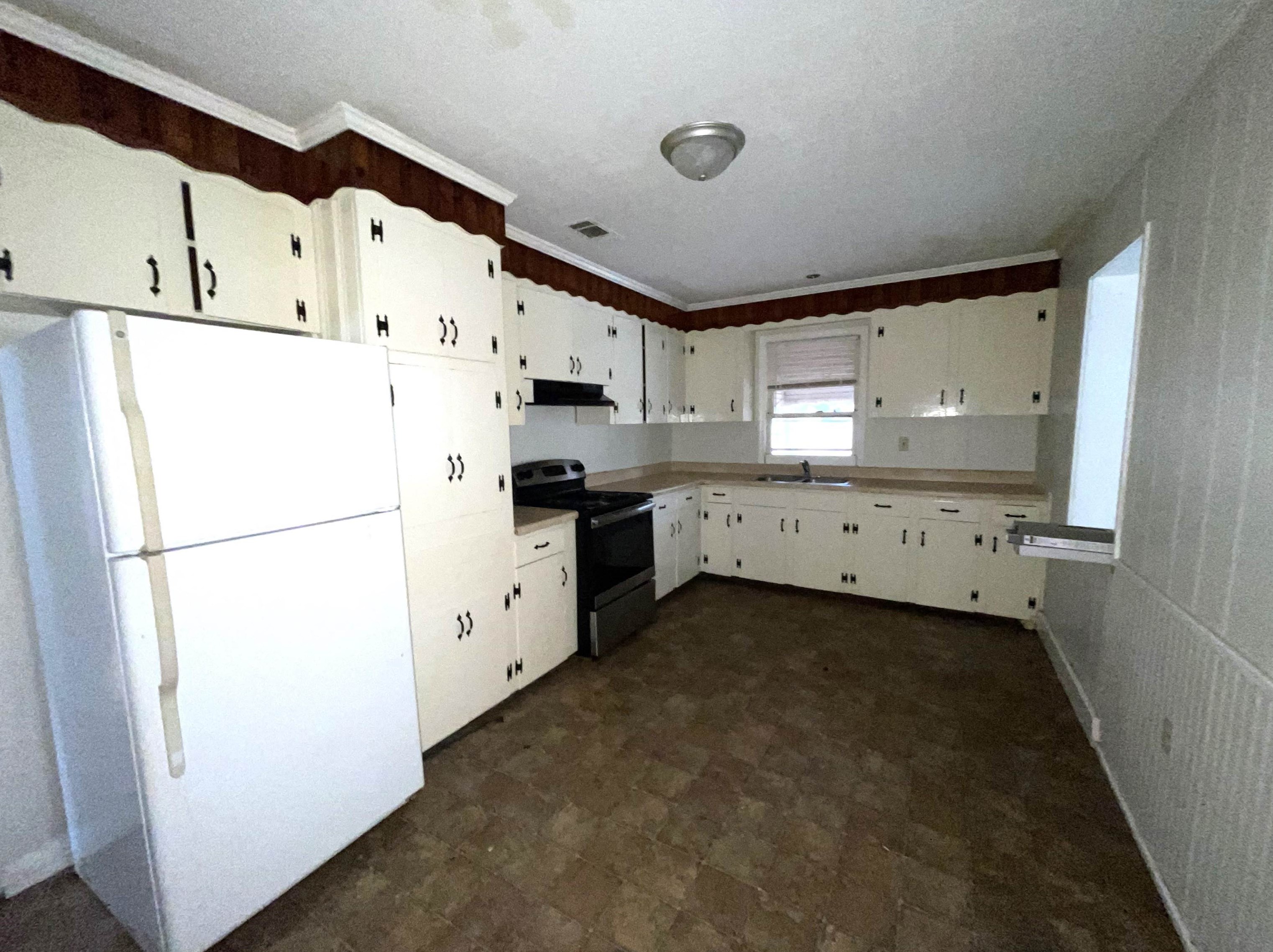 1106 Sunnydale Dr, Macon, GA 31217