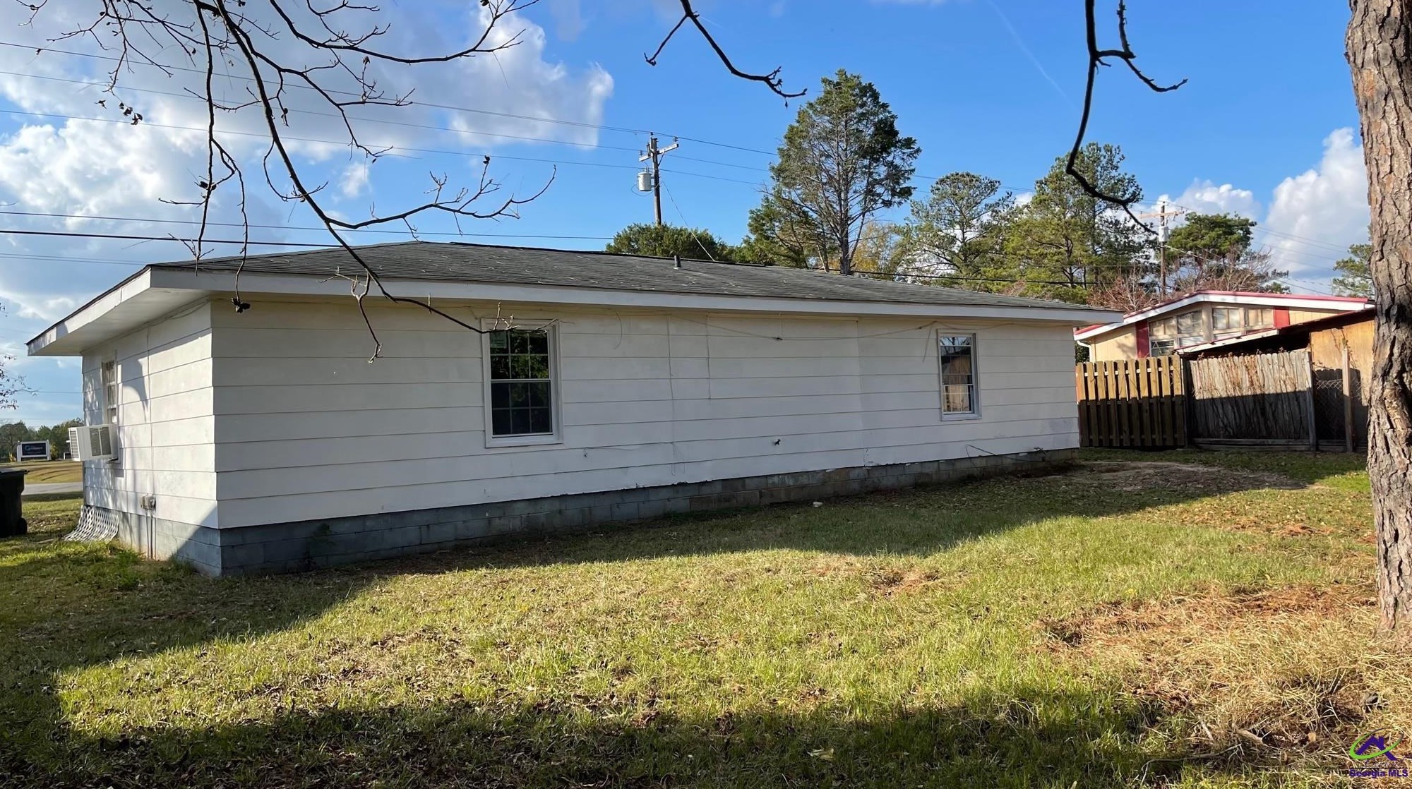 225 Brady Dr, Warner Robins, GA 31088