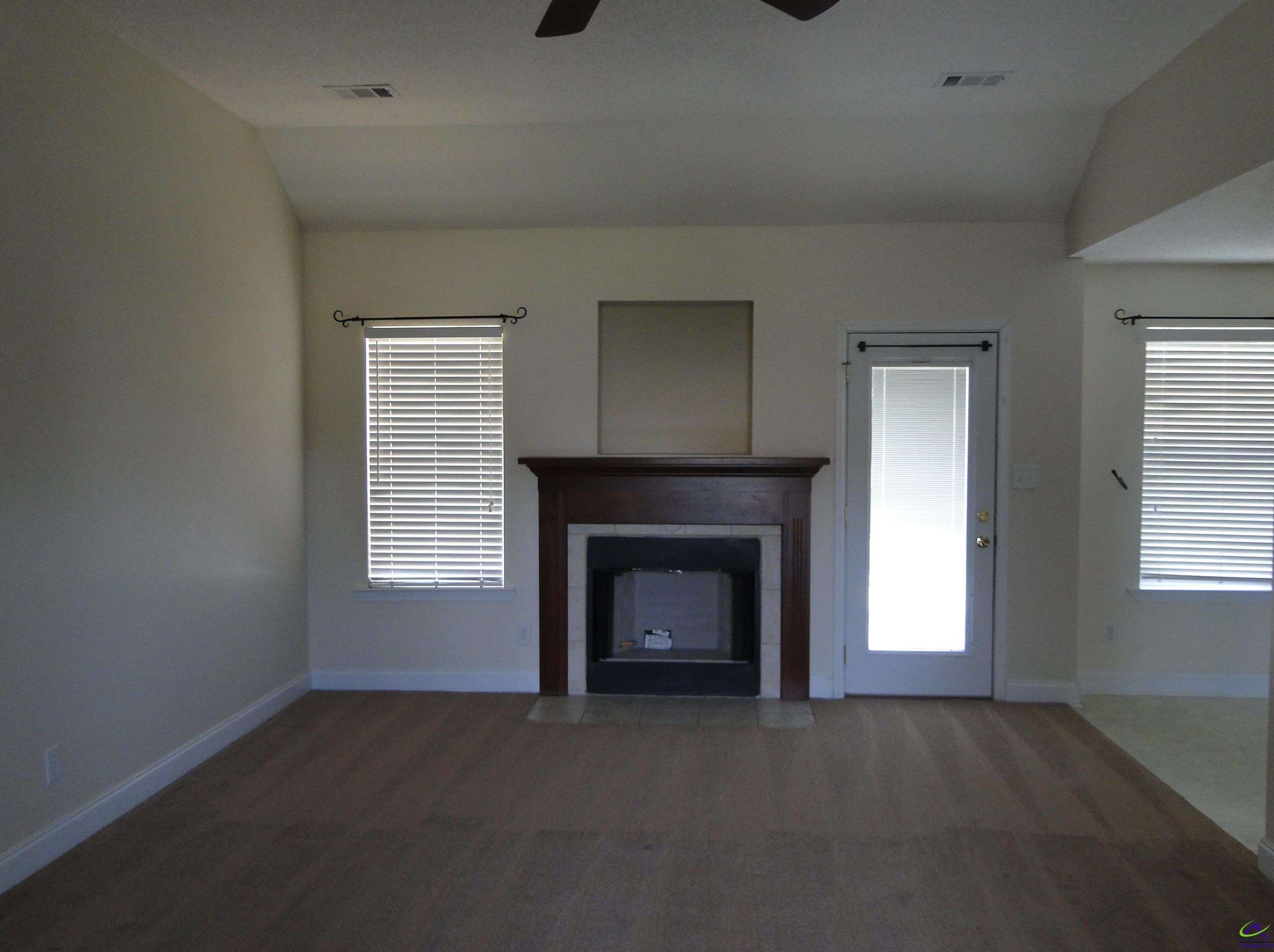 313 Canterfield Dr, Bonaire, GA 31005
