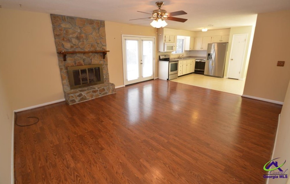 206 Burns Dr, Warner Robins, GA 31088