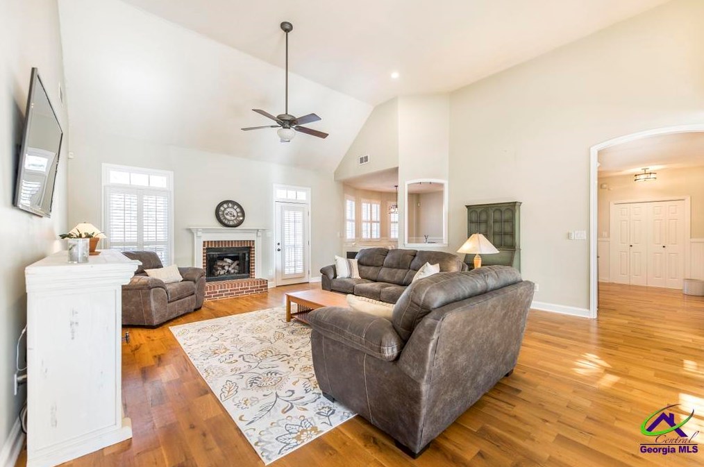 128 Huntington Pl, Macon GA  31210-4252 exterior