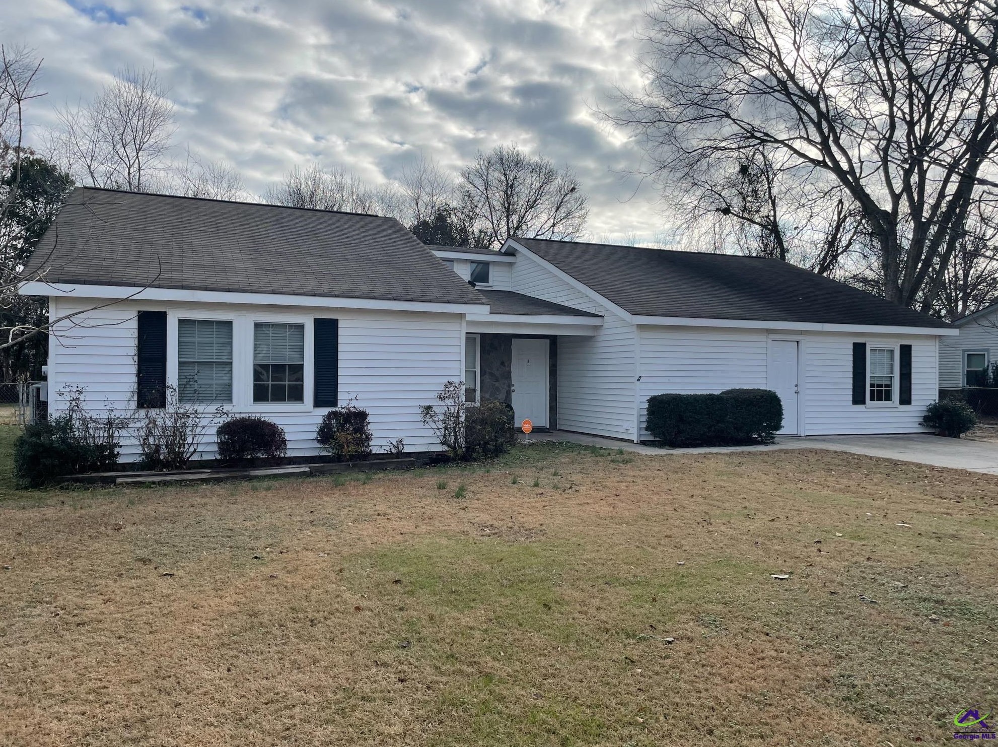 102 Wildwood Ct, Bonaire, GA 31005