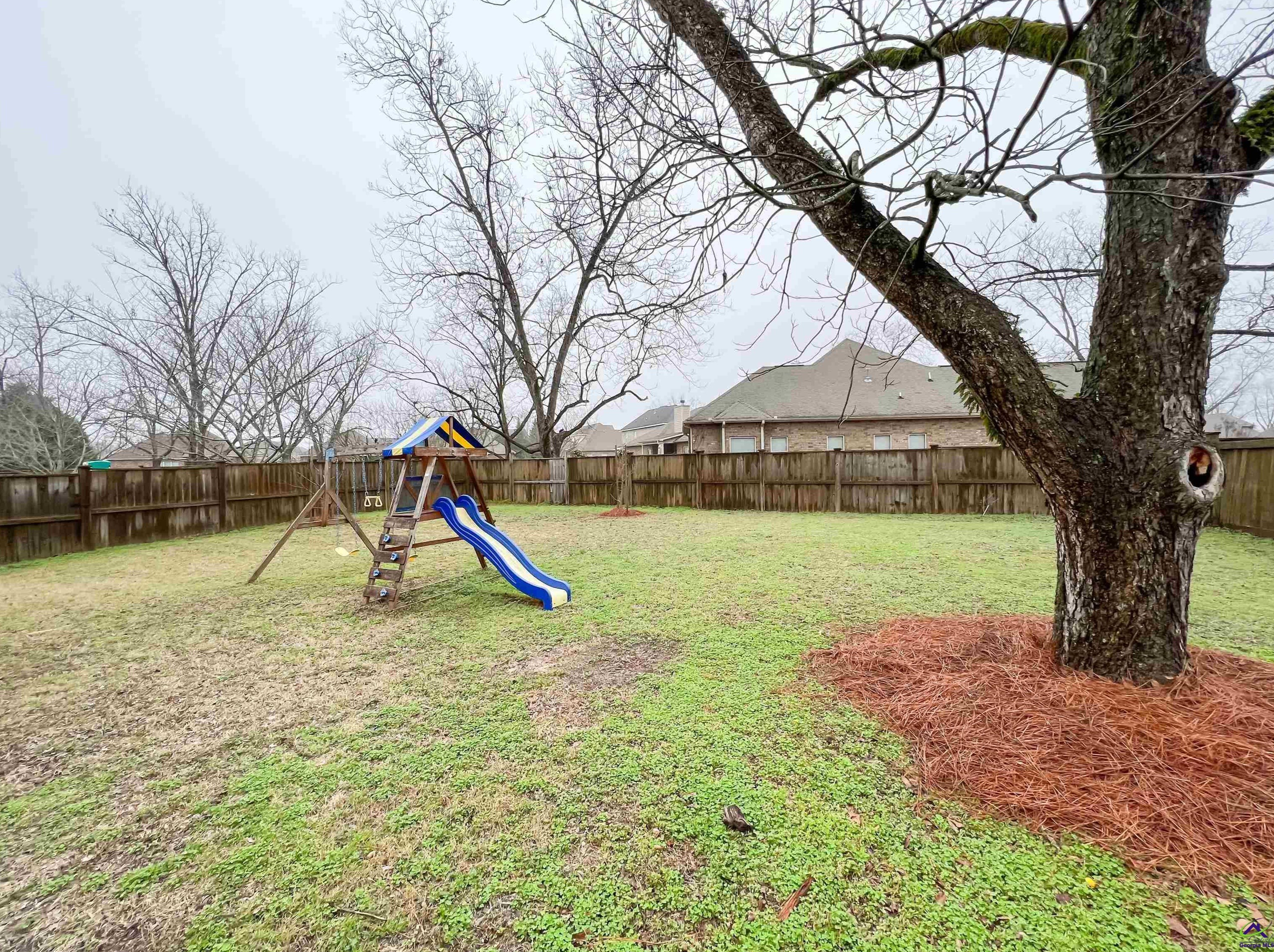 202 Greythorne Drive, Kathleen, GA 31047