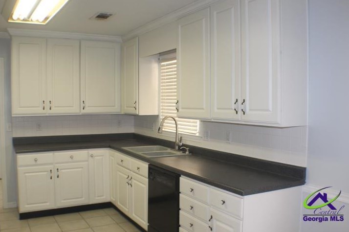 402 Tharpe Rd, Warner Robins, GA 31088