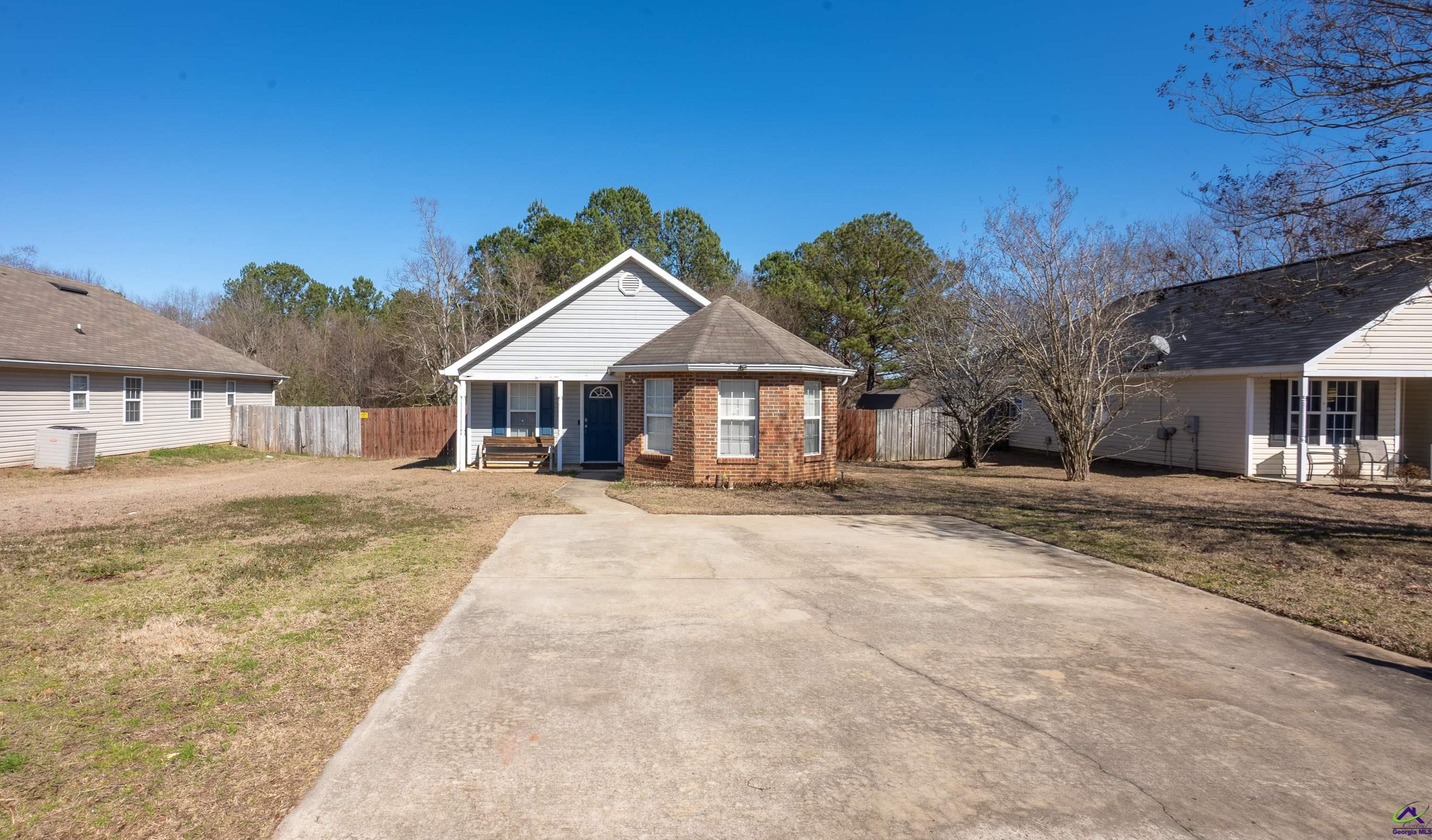 312 Strawbridge Ln, Bonaire, GA 31005