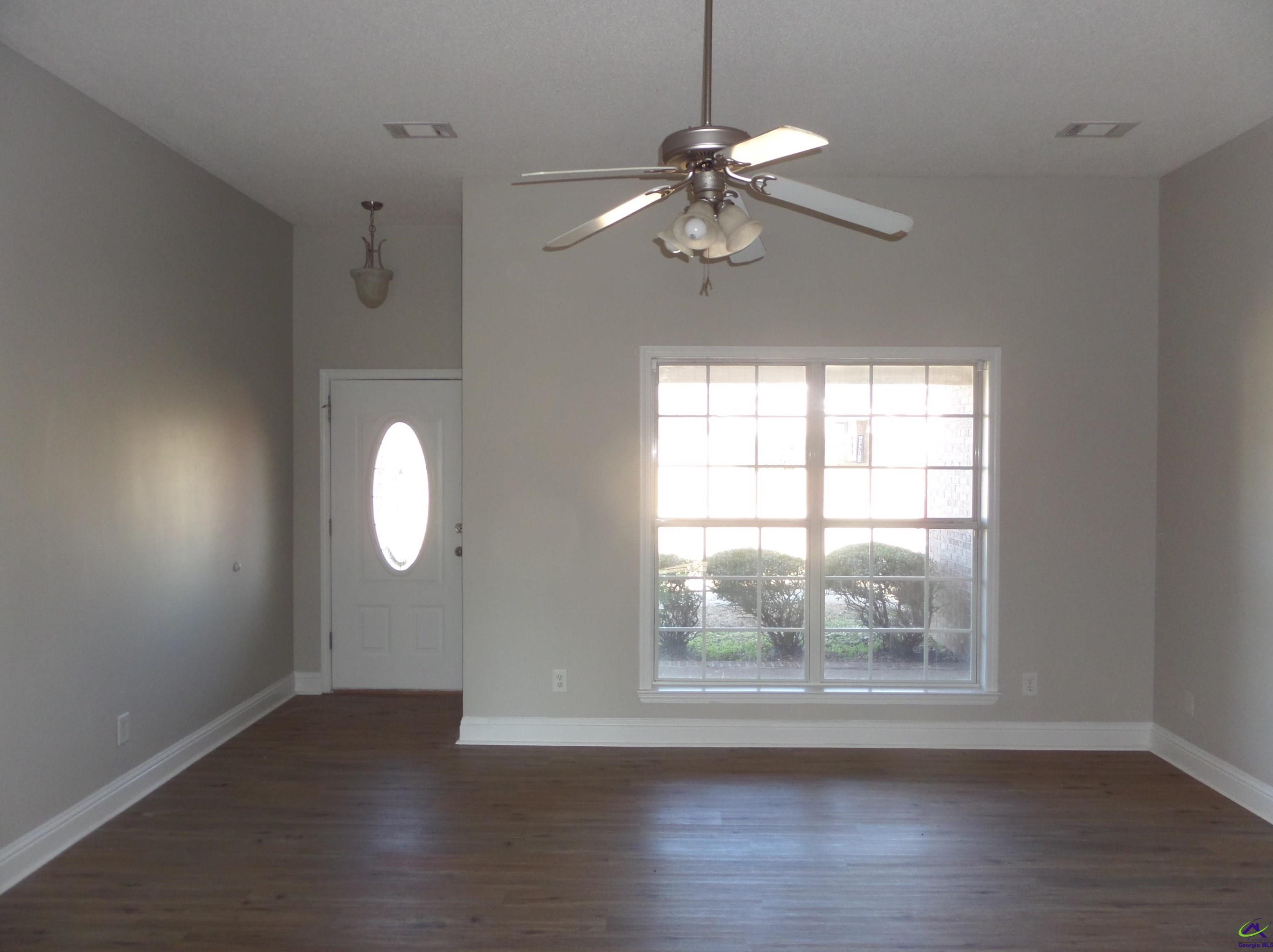 203 Sugarloaf Pkwy, Perry, GA 31069-4836