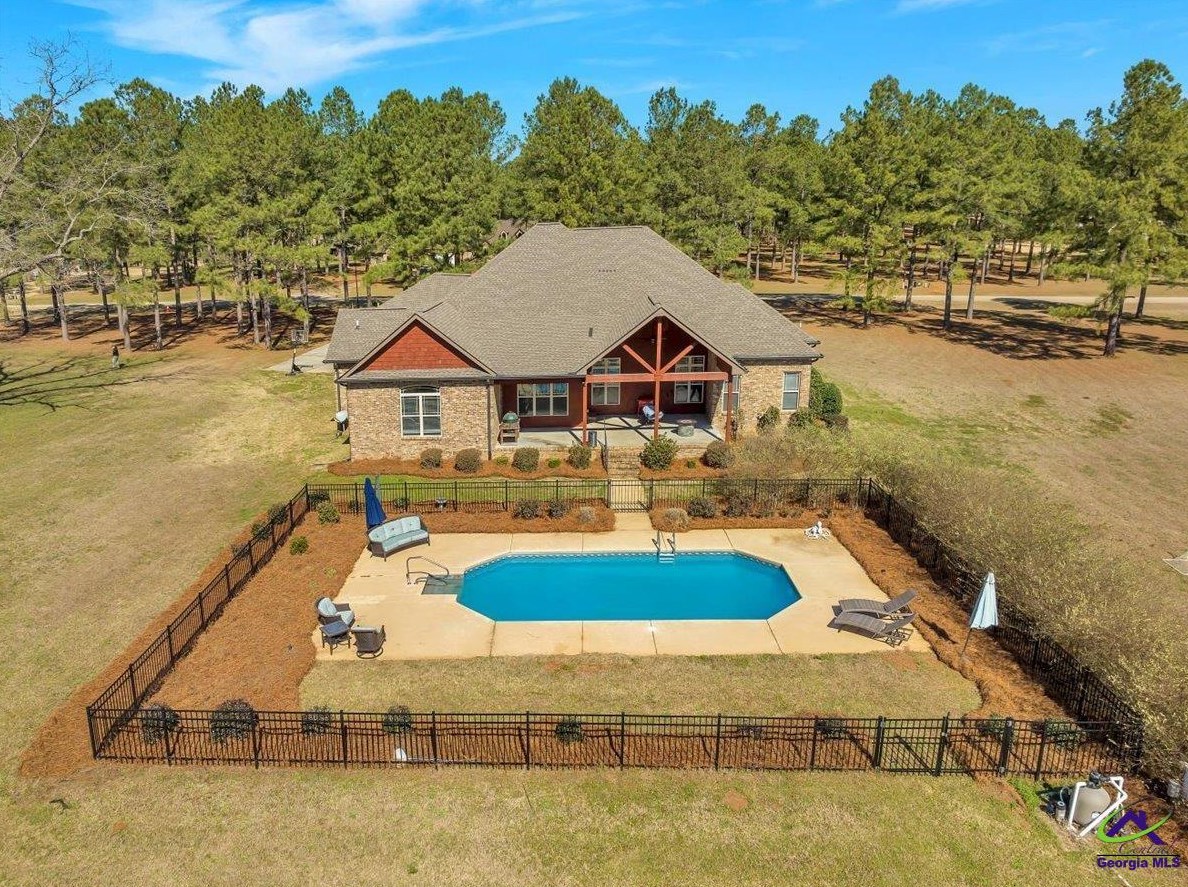 925 Broken Arrow Trl, Perry, GA 31069