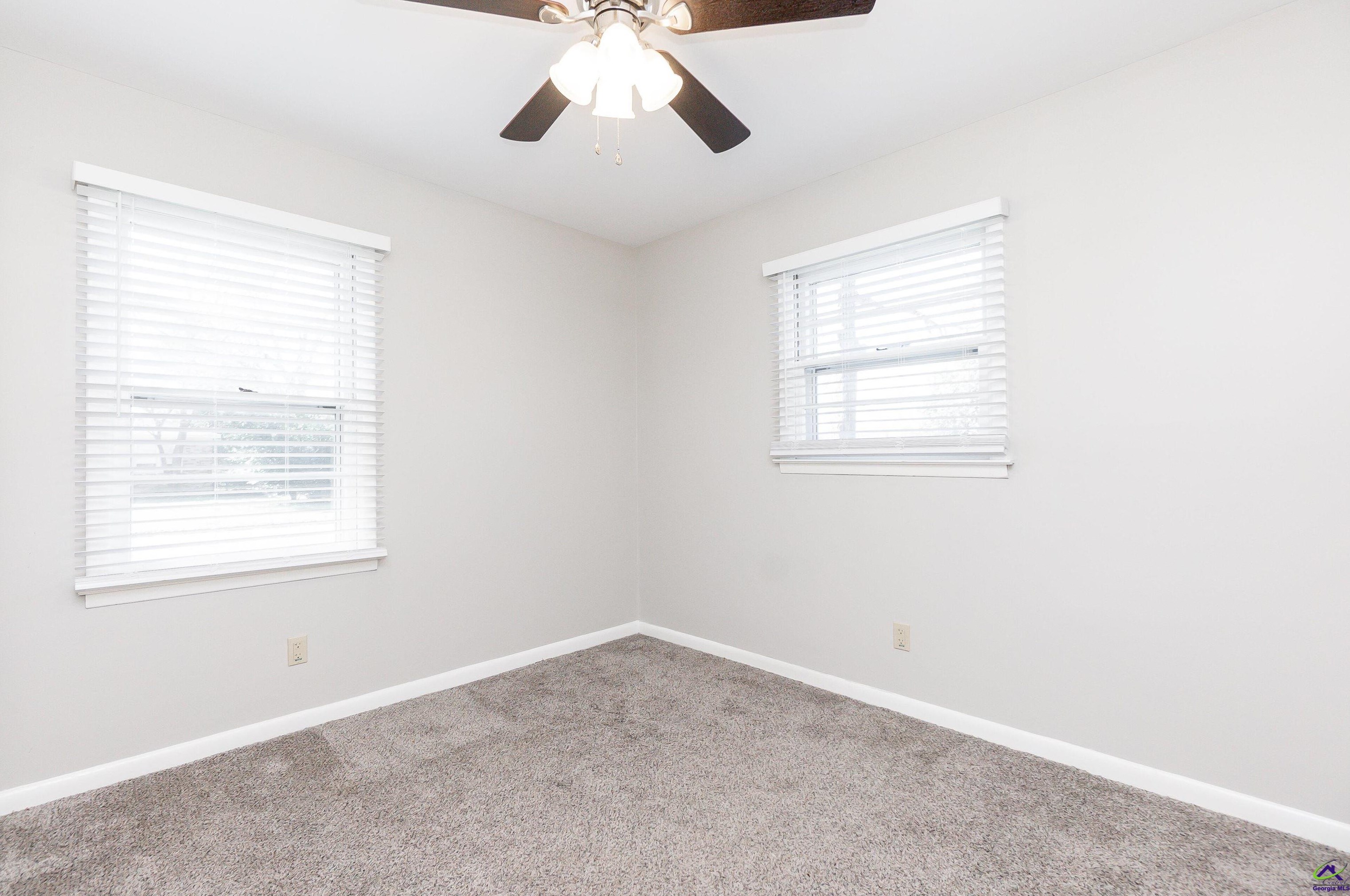 215 Meadow Dr, Warner Robins GA  31093-2121 exterior