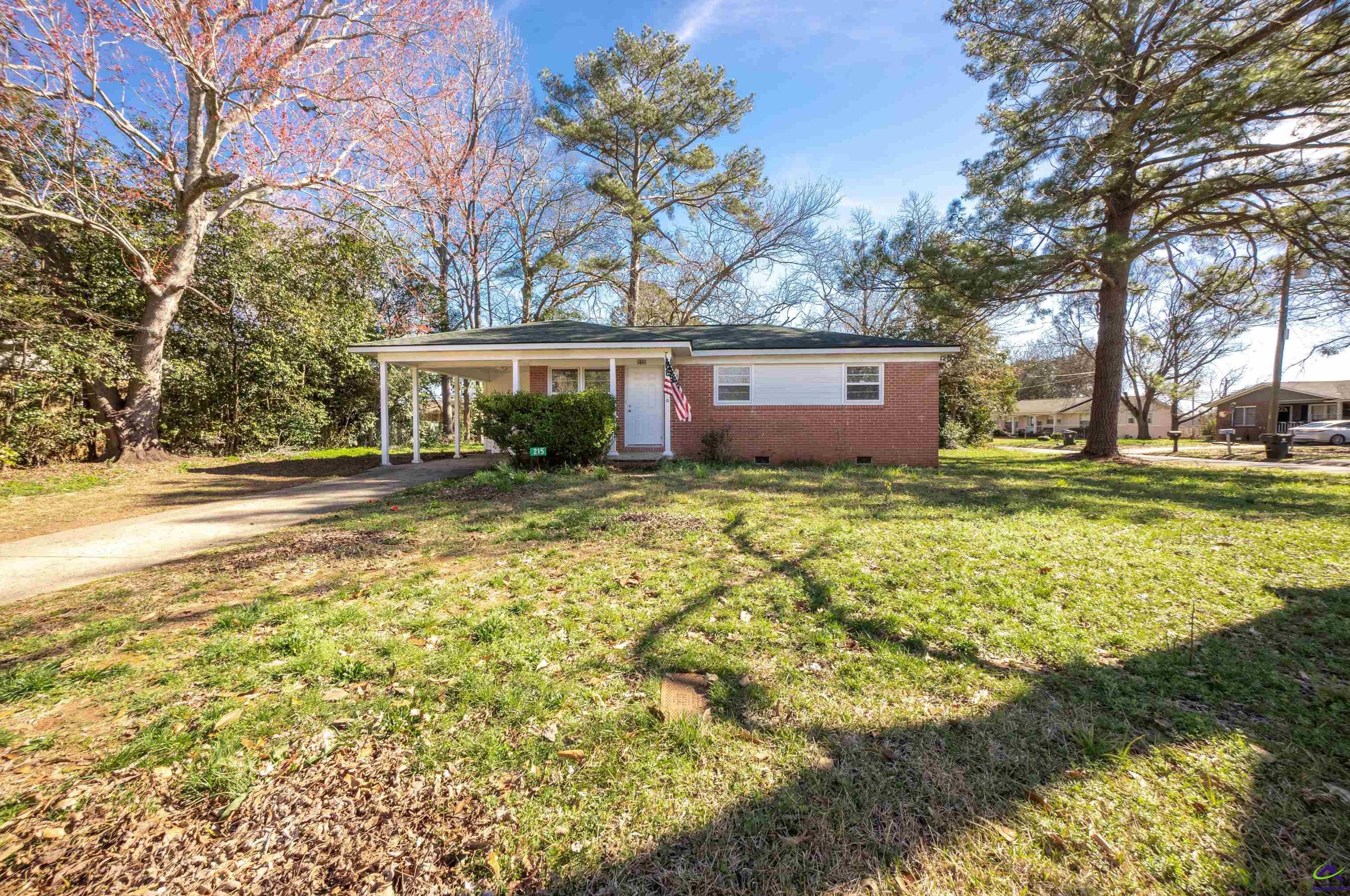 215 Meadow Dr, Warner Robins, GA 31093
