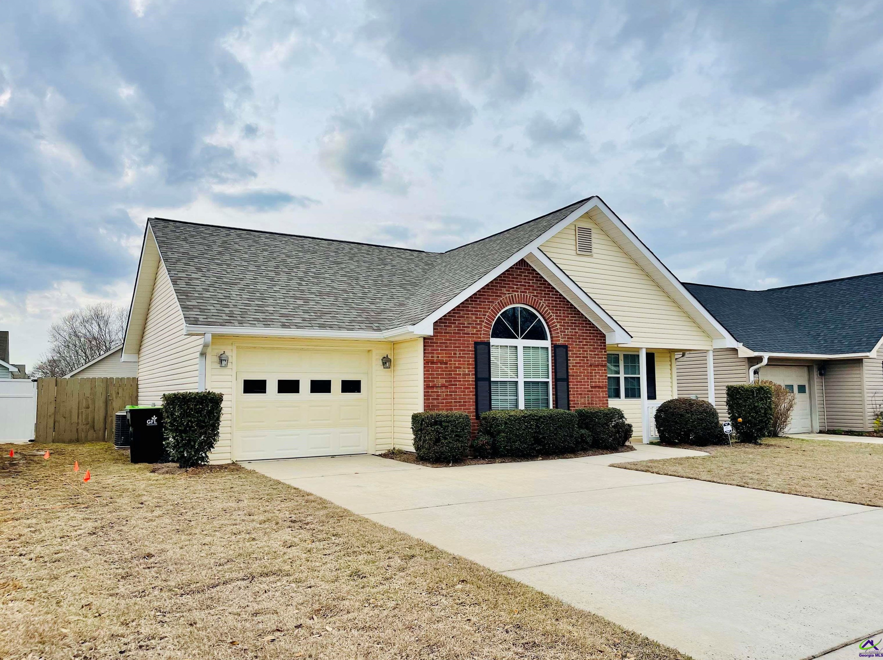 321 Deerfield Cir, Warner Robins, GA 31088