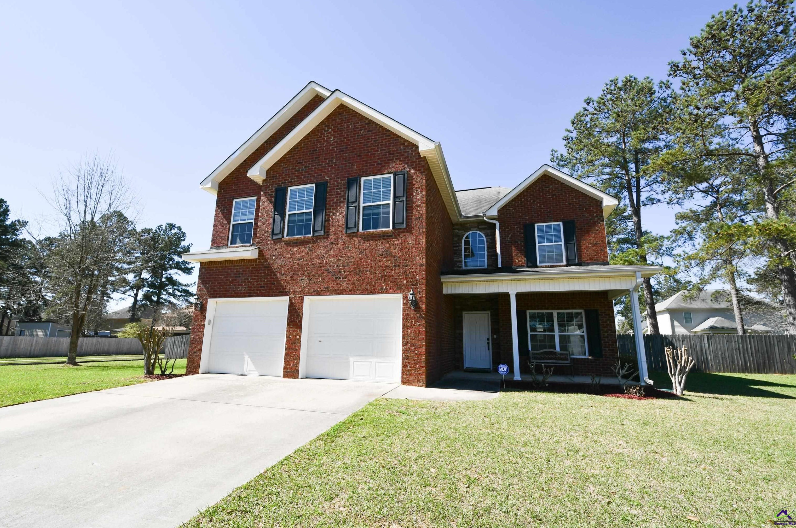 208 Misty Valley Ln, Bonaire, GA 31005