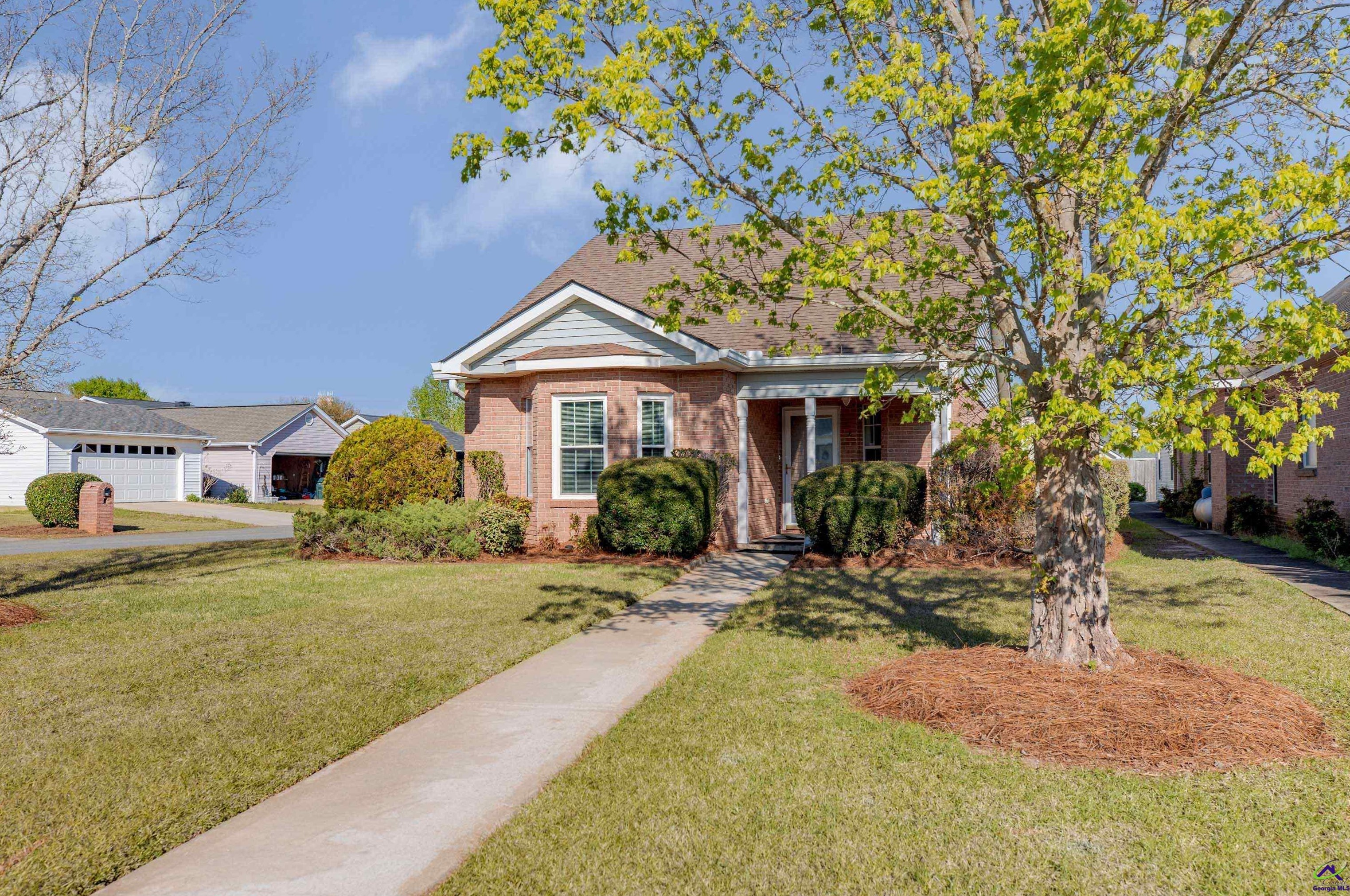 102 Williamstown Dr, Warner Robins, GA 31093